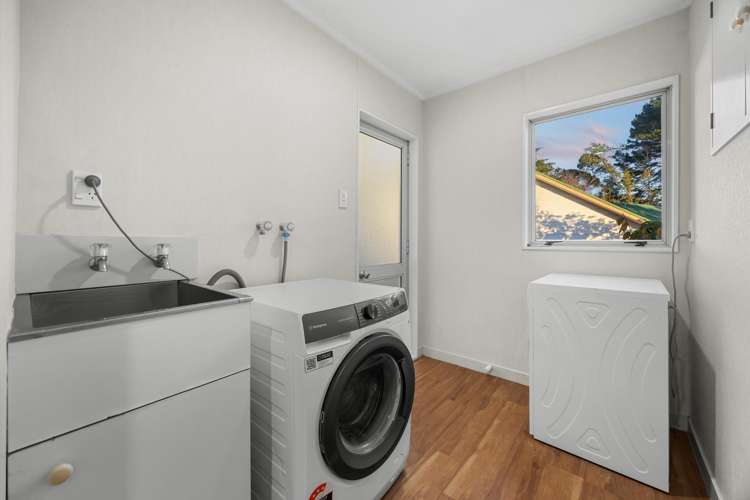 105 Waitakere Road Waitakere_30