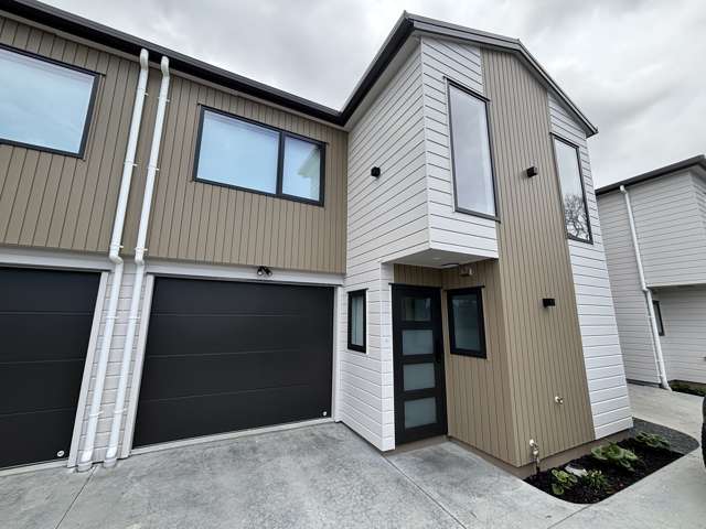 Brand New 4 Bedroom Home with Ensuite and Internal Access Parking