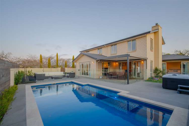 6 Benmore Gard Harewood_28