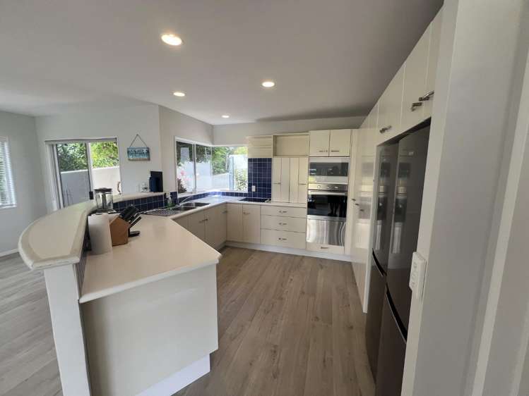 17A Beach Road Manly_6