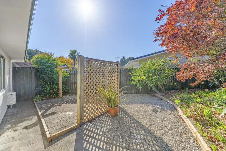 6 Redwood Crescent Westown_17