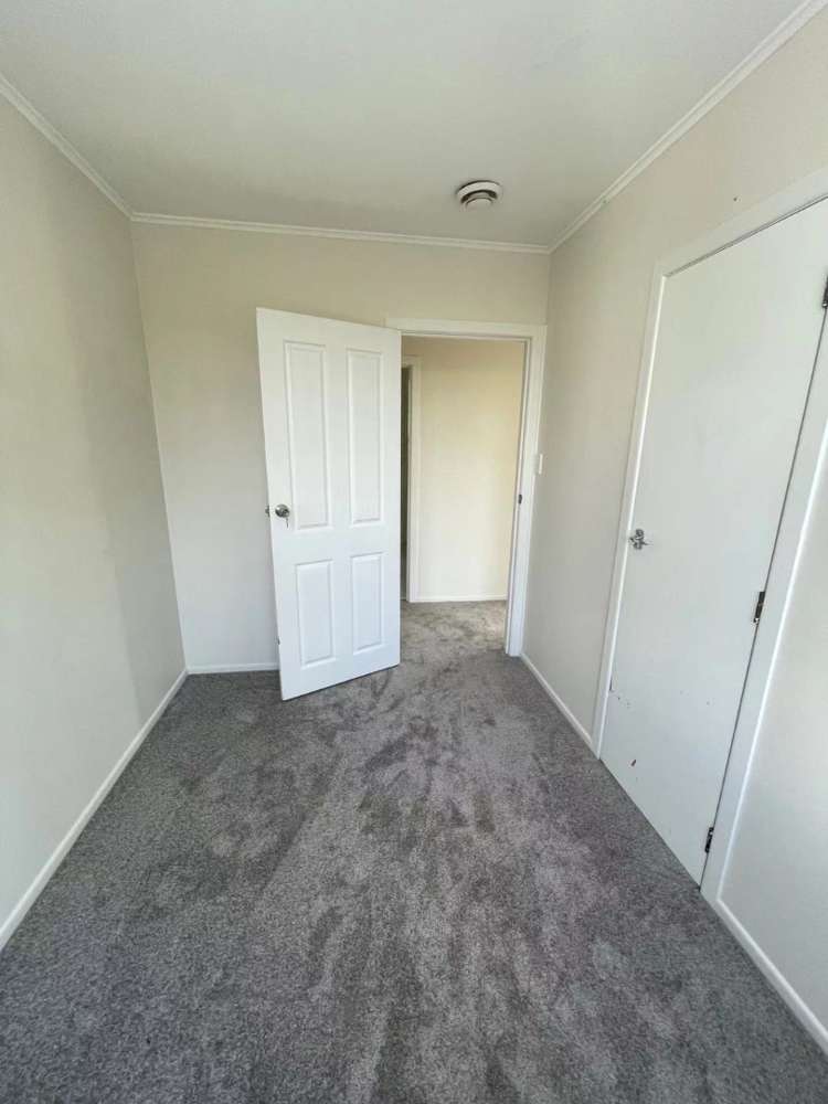 128 Cobham Crescent Kelston_17