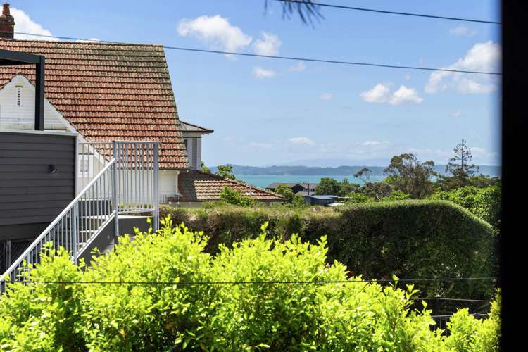 2/109 Litten Road Cockle Bay_8