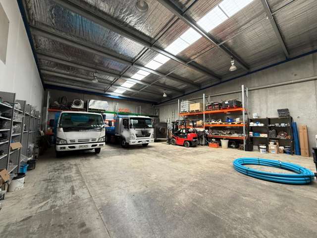 325sqm Industrial Warehouse in Henderson