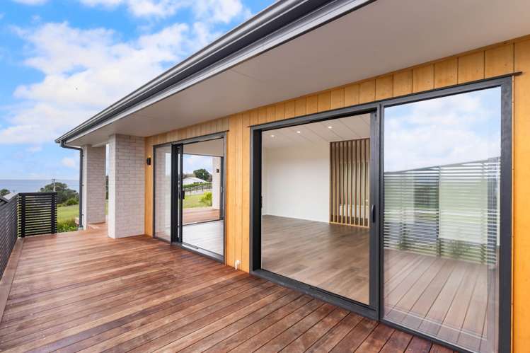 15 Anehana Place Stanmore Bay_23