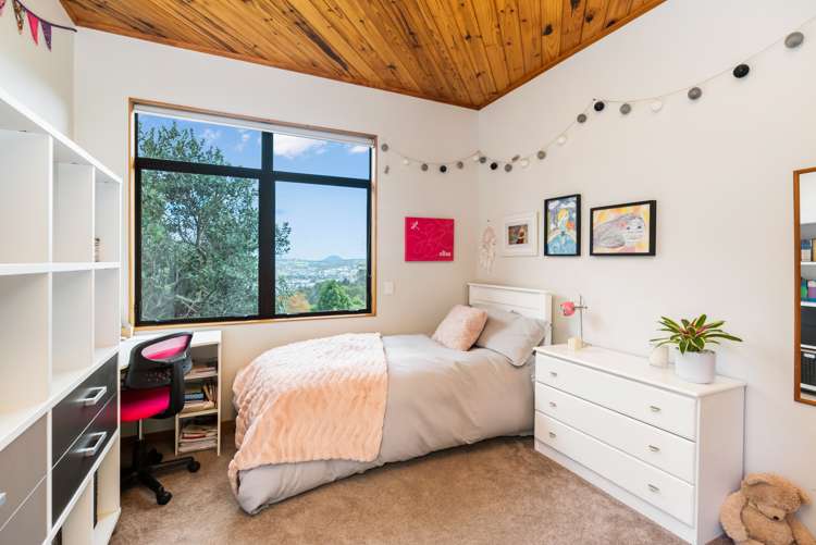 118 Memorial Drive Parahaki_11