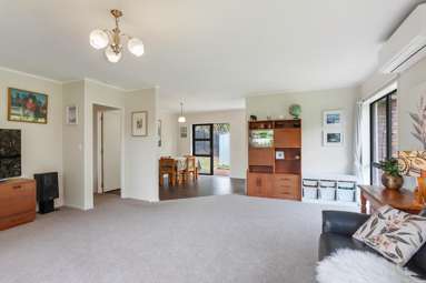 131F Parrs Cross Road_1