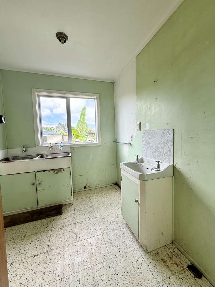 243 Preston Road Otara_12