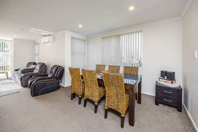 13 Phar Lap Crescent Takanini_4