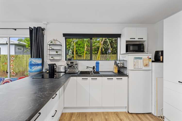 17 Muir Avenue Mangere Bridge_20