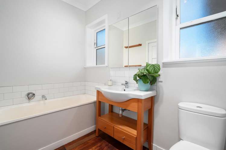 544 Broadway Strathmore Park_19