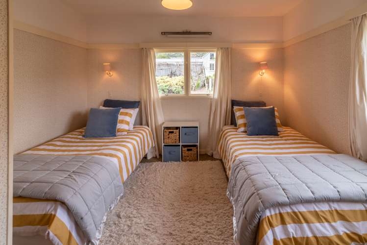 113 Beach Road Akaroa_14