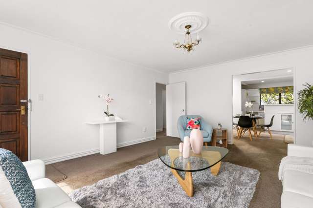 2/11 Office Road Merivale_2