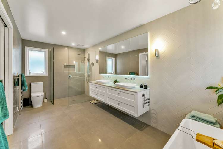 576 Whitford Road Whitford_19