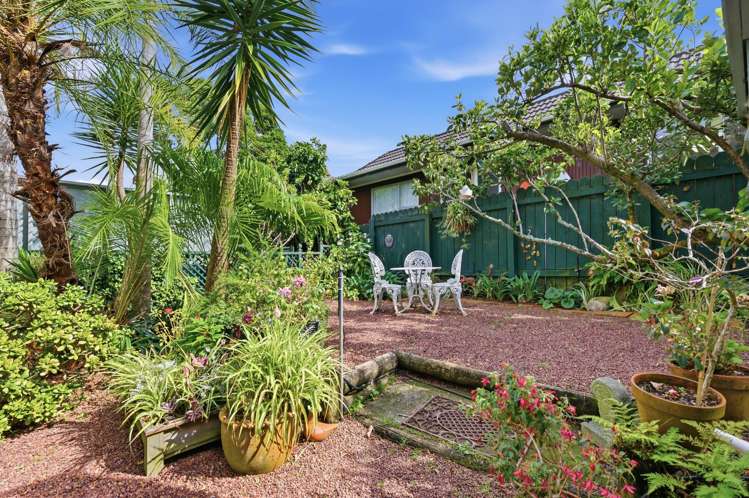 2 Geoffrey Road Torbay_24