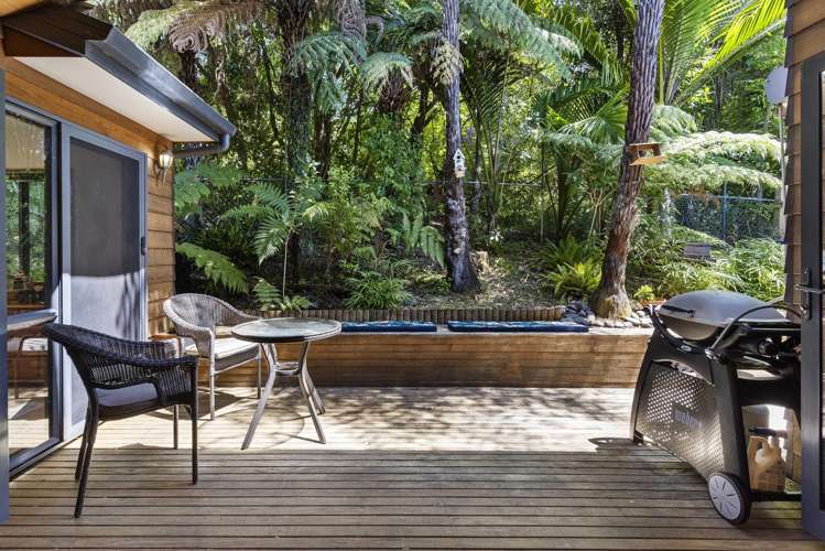 16 Poturi Streams Avenue Titirangi_9