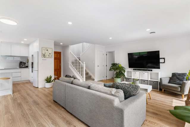 13a Pinewood Grove Botany Downs_3