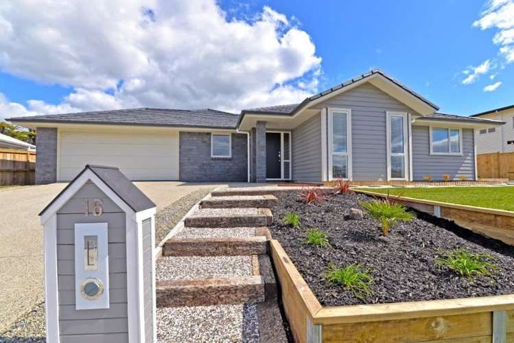 16 The Landing Riverhead_1