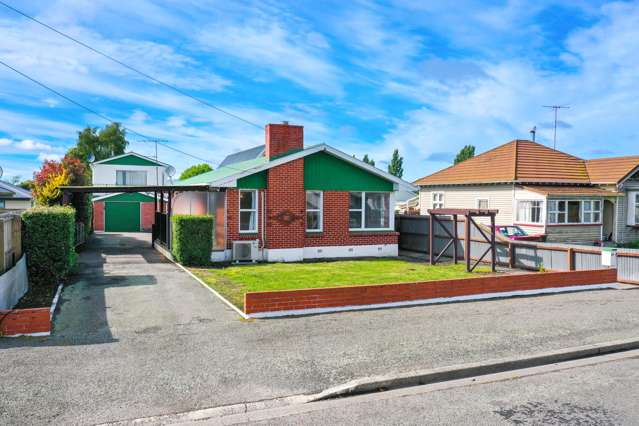 Three bedrooms! Tandem garage! Sleepout!