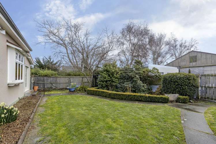 1689b Cust Road Cust_20