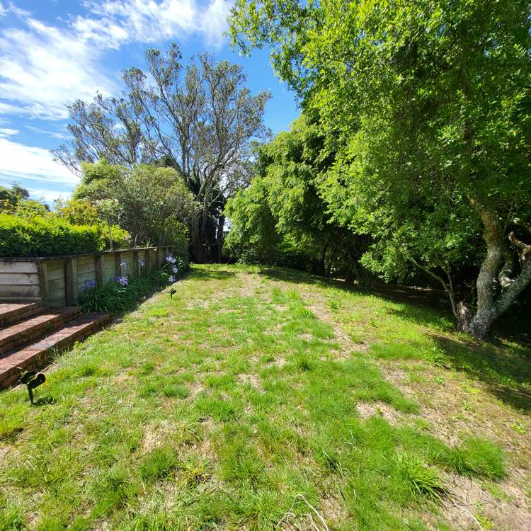 10 Hillview Crescent Paparangi_14