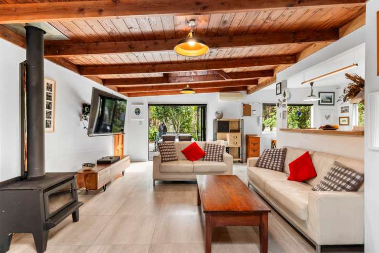 112 Woodlands Park Road Titirangi_5