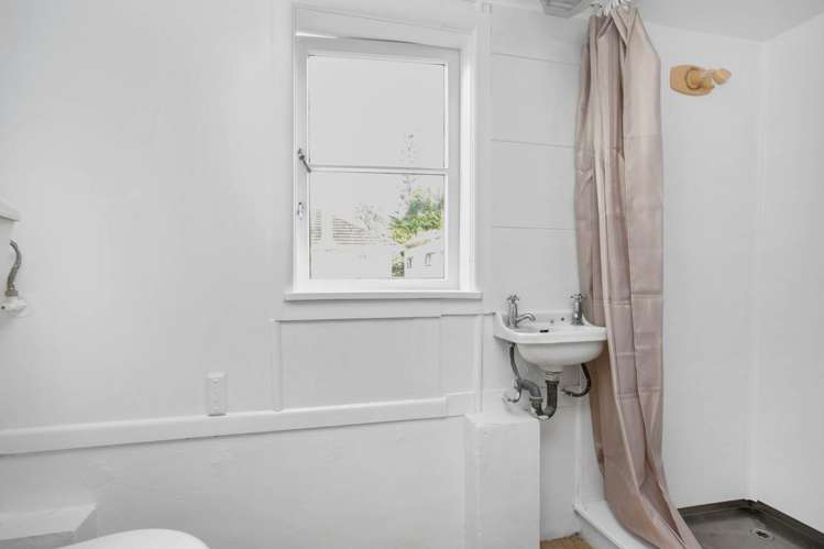 21 Lynwood Road New Lynn_10