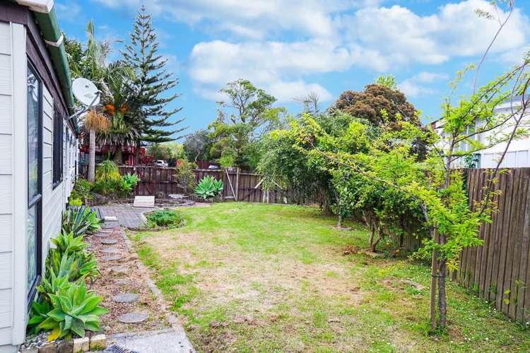 29 Sikkim Crescent Clover Park_17