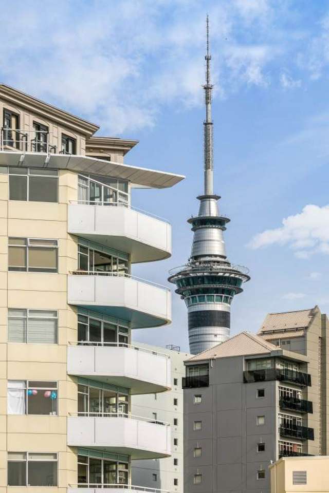 1105/47 Beach Road City Centre_3