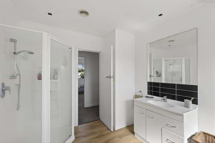 53 Cumming Street Okato_14