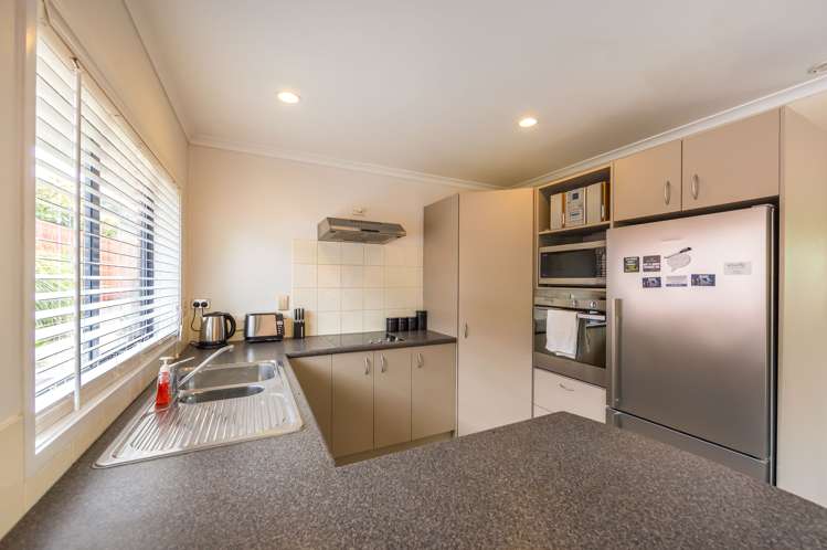 124b Brian Crescent Stanmore Bay_18