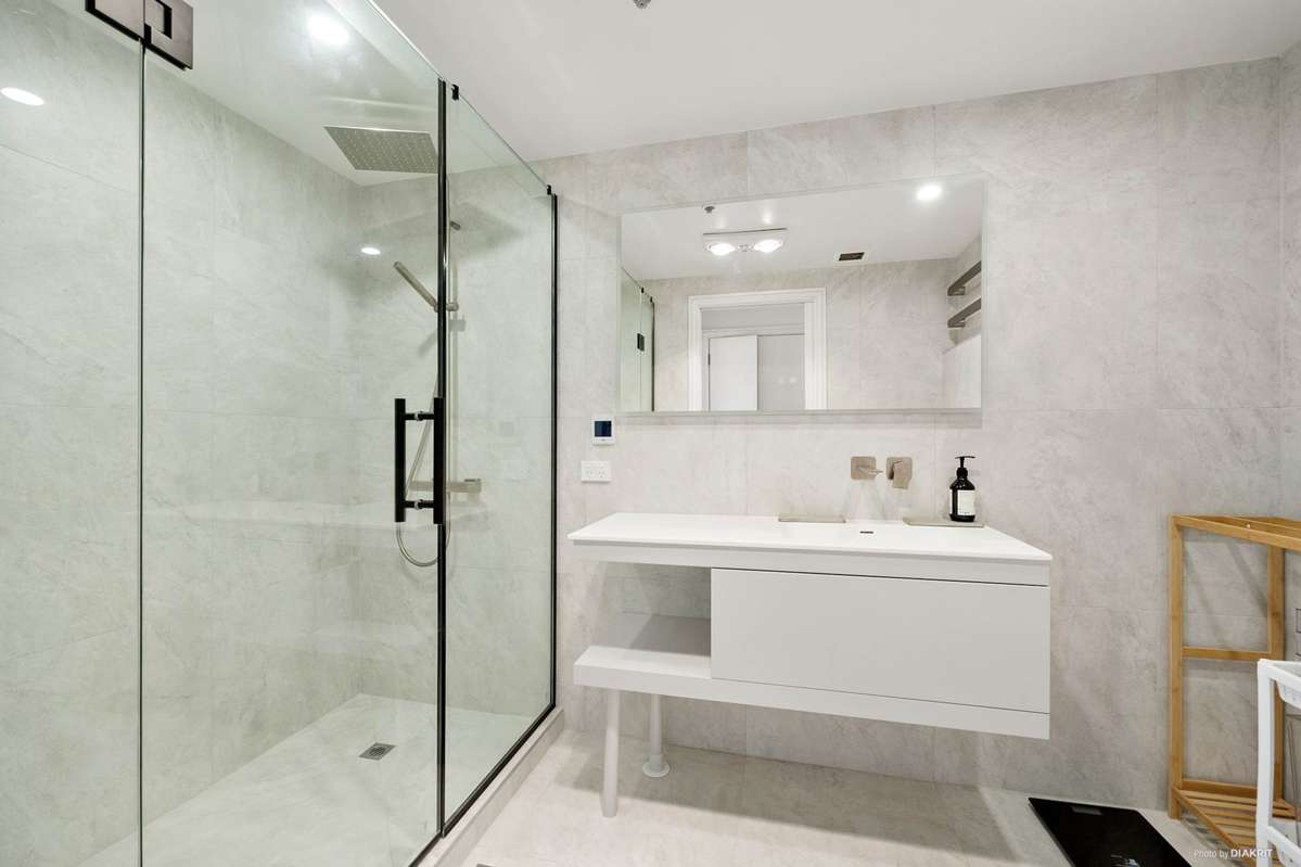 2403/8 Albert Street_3