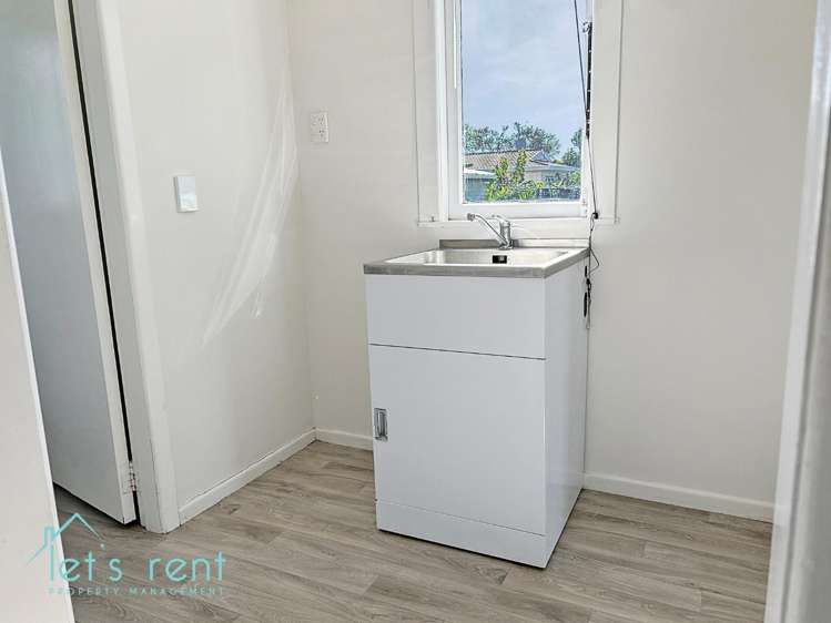 6 Atkinson Avenue 10695_17