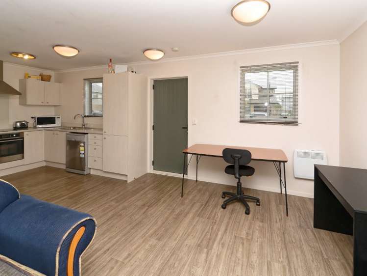 22 Chiefs Court Hamilton East_6