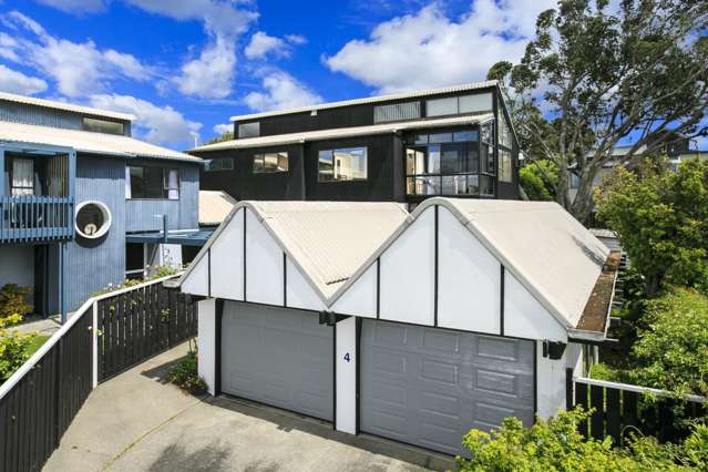 2/4 Bournemouth Terrace Murrays Bay_1