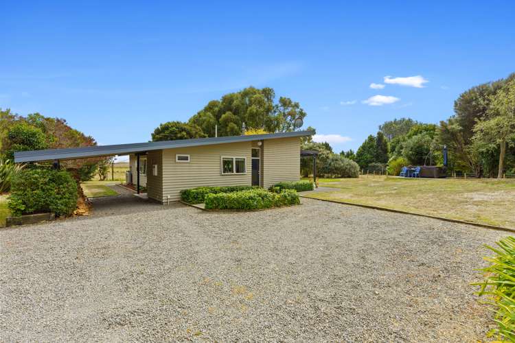 149 Swamp Road Te Horo_23