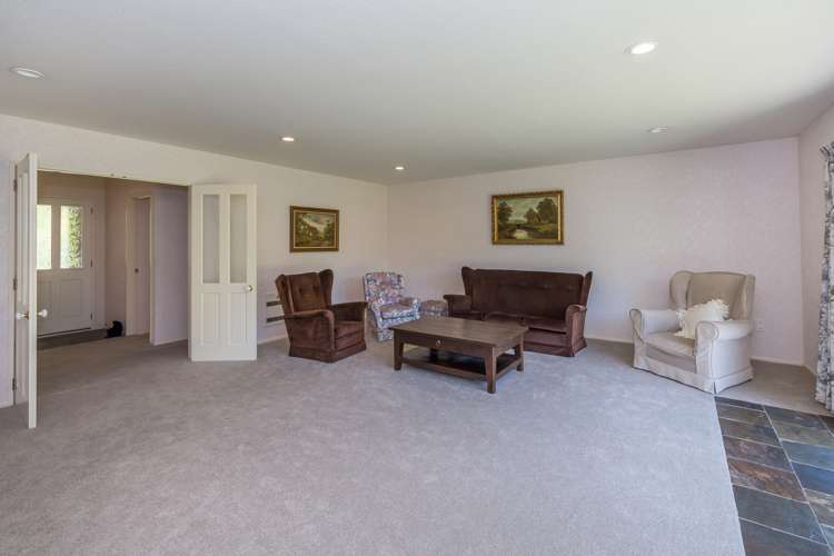 27 Guys Road Yaldhurst_9