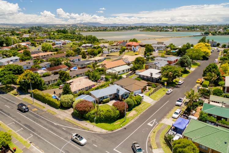 2 Sunset Crescent Maungatapu_26