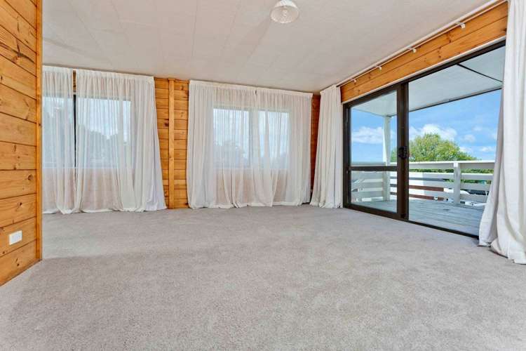 37b John Dee Crescent Red Beach_4