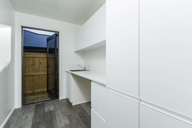 16 Sabine Drive Richmond_10