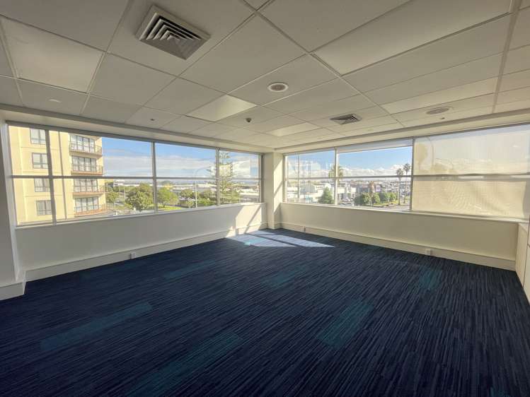 15 Osterley Way Manukau City_12