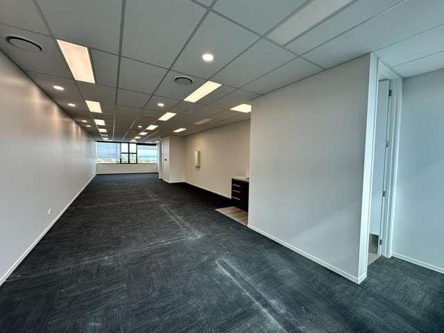 10/102C Hobsonville Road Hobsonville_1