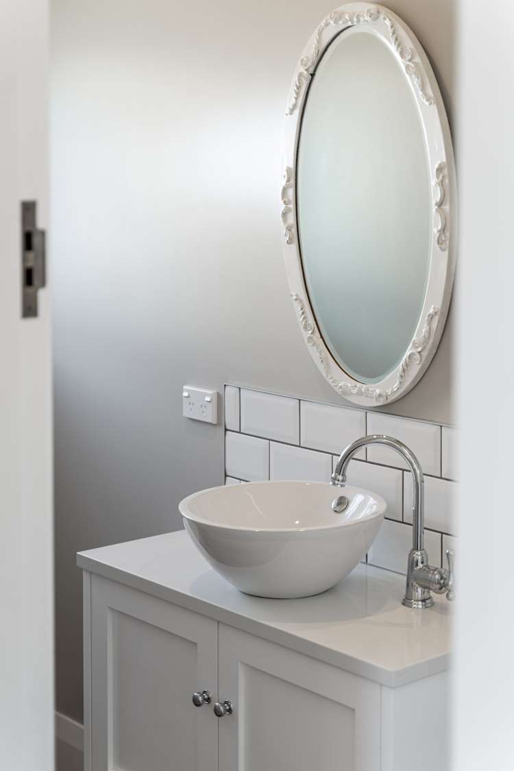 260 High Street North Carterton_10