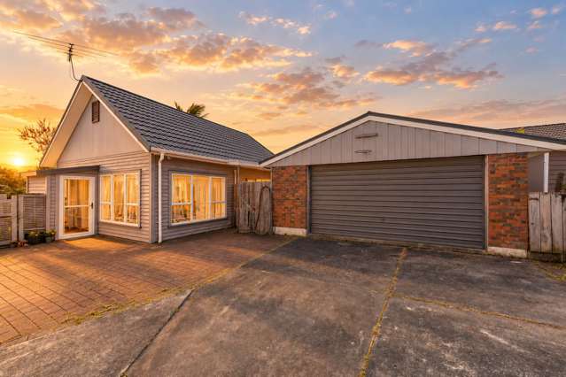 9 & 9A Pinero Place Bucklands Beach_1