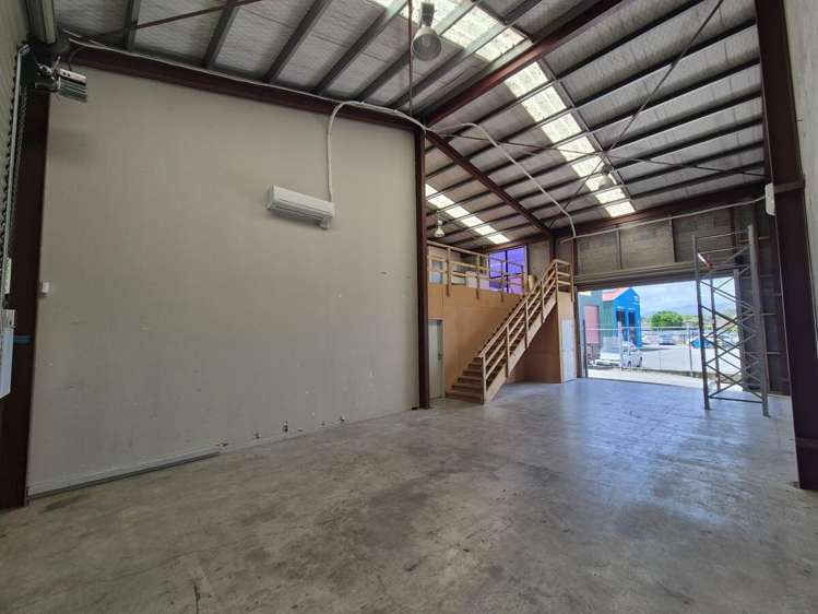 Unit 2, 198 Kapiti Road Paraparaumu_1