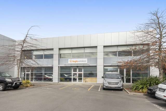 Tidy Fitted Out Office Suite &ndash; Cavendish BP