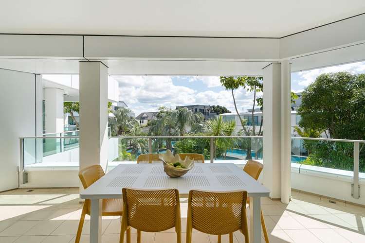 206/136 Marine Parade Mt Maunganui_1