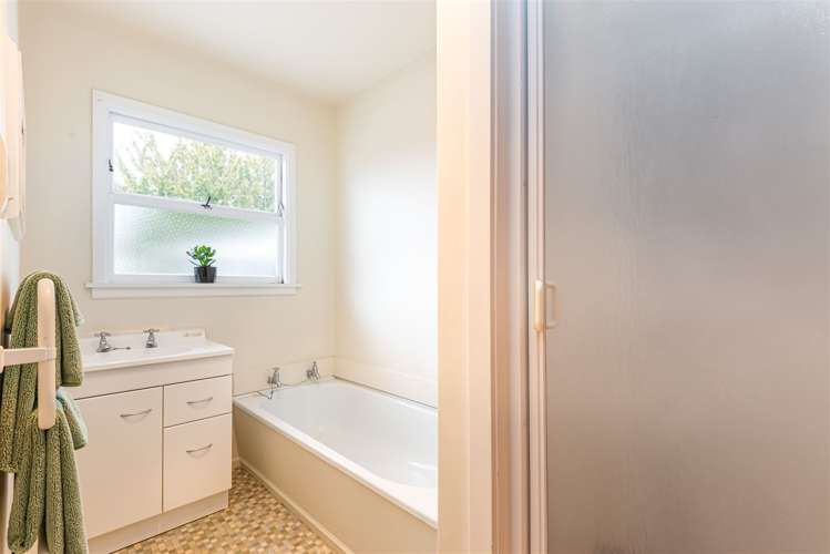 2/2 Greenpark Street Hoon Hay_9