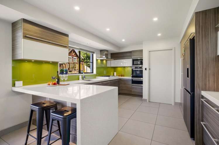 4 Larkhill Place Russley_9