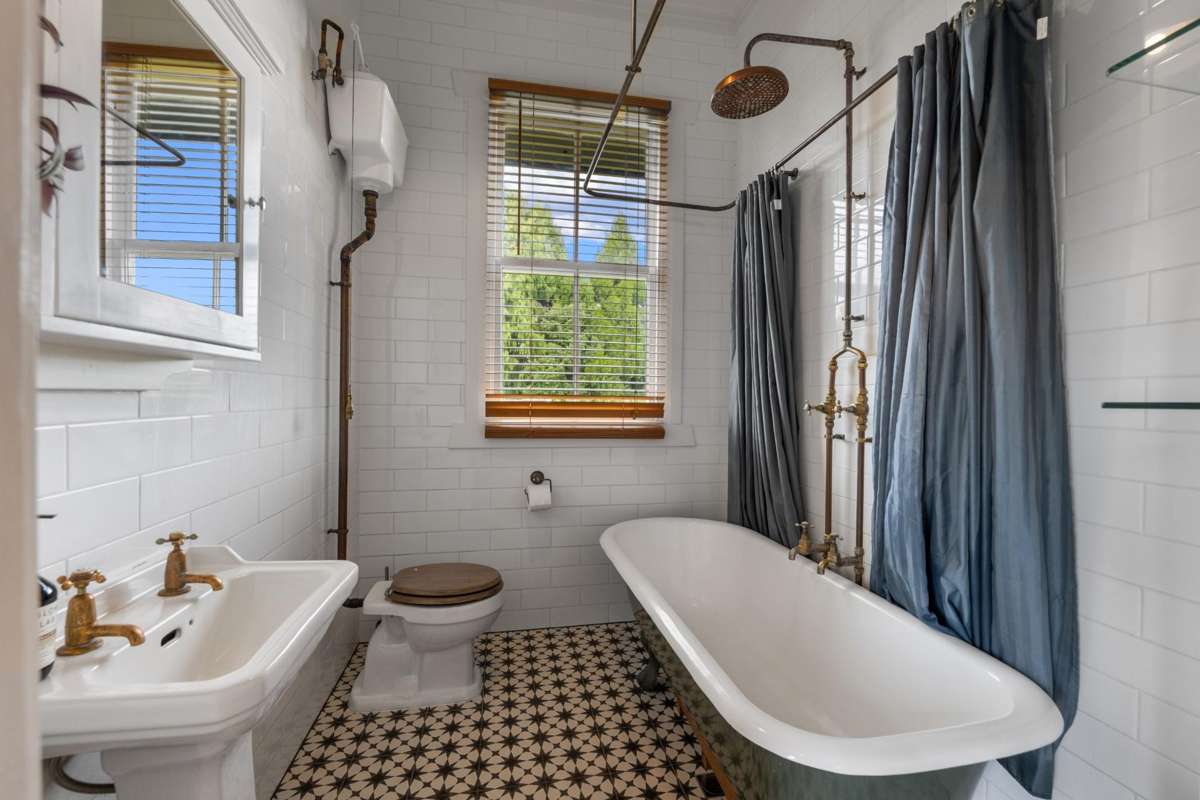 12 McLaren Falls Road_3